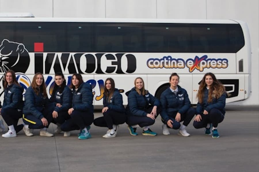 Venice: Bus Transfer from Marco Polo Airport to San Vito Di Cadore, at Transfer from Venice to Cortina