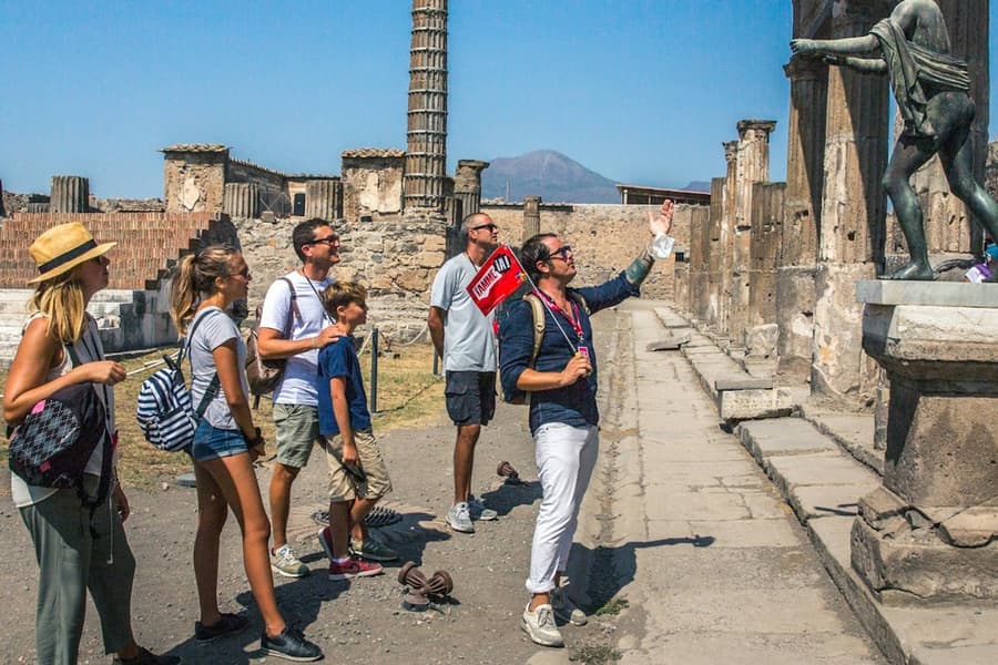 Pompeii & Mount Vesuvius: Entry + Roundtrip from Naples tickets