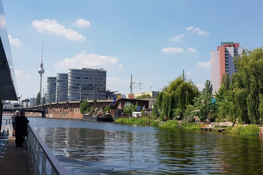 Berlin: 1-Hr Historical Sighseeing Cruise from Friedrichstraße, at Berlin Sightseeing Cruises