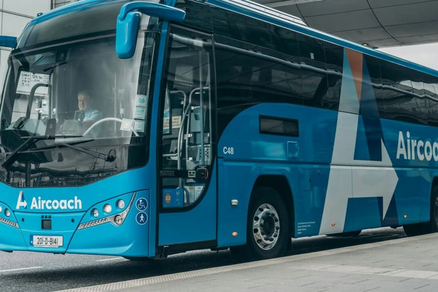 Belast: Bus To/From Belfast International Airport and Dublin, at Belfast Airport Transfers, Belfast