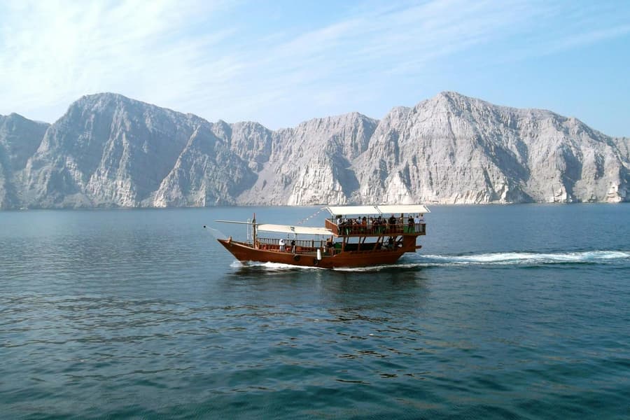Musandam Dibba Tour with Dhow Cruise & Lunch, Dubai