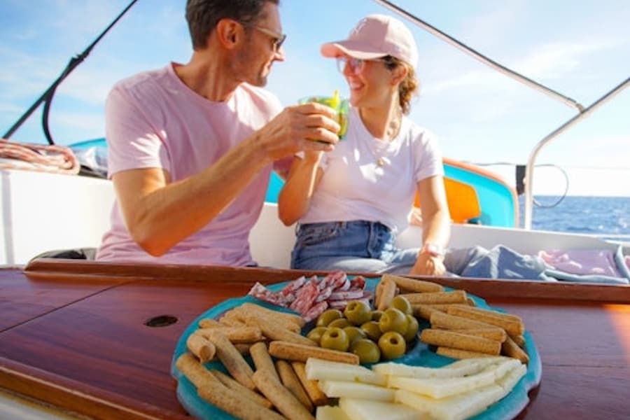Barcelona: Sailing Experience with Vermouth