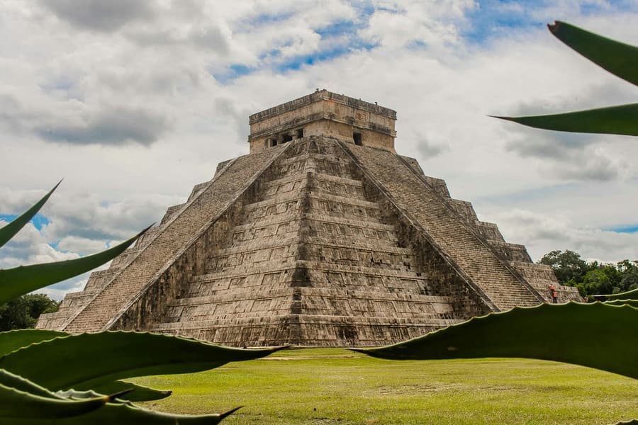 Chichén Itzá & Valladolid: Guided Tour + Transfer + Lunch, at Chichén Itzá Day Trips from Cancún, Cancun