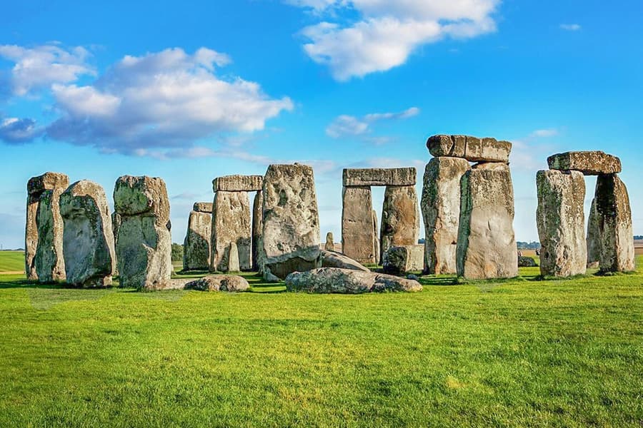 England In One Day: Stonehenge, Bath, Stratford and Cotswolds Tour tickets at Victoria Coach Station