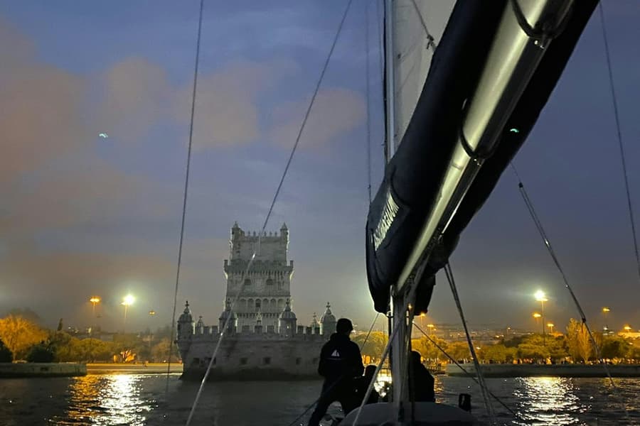 Lisbon: 2-Hour Night Sailing Tour from Belém, at Lisbon Sailing