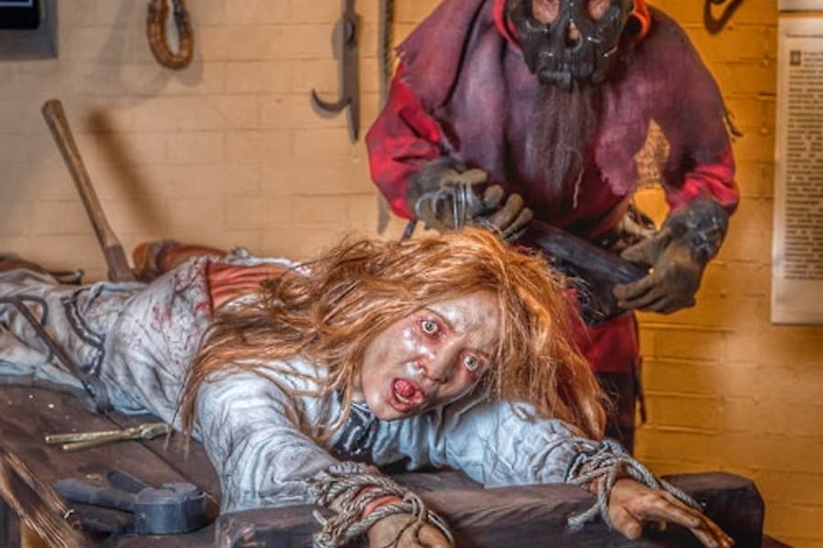 Medeltida tortyrmuseum: Entrébiljett, at Medieval Torture Museum, Chicago
