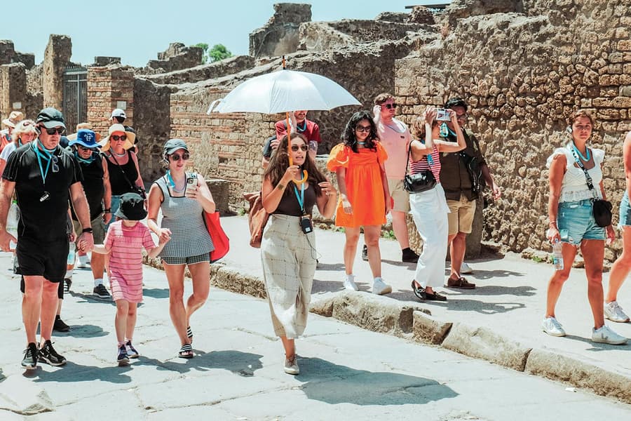 Pompeii Skip-the-Line Guided Tour with an Archaeologist, Pompeii and Naples