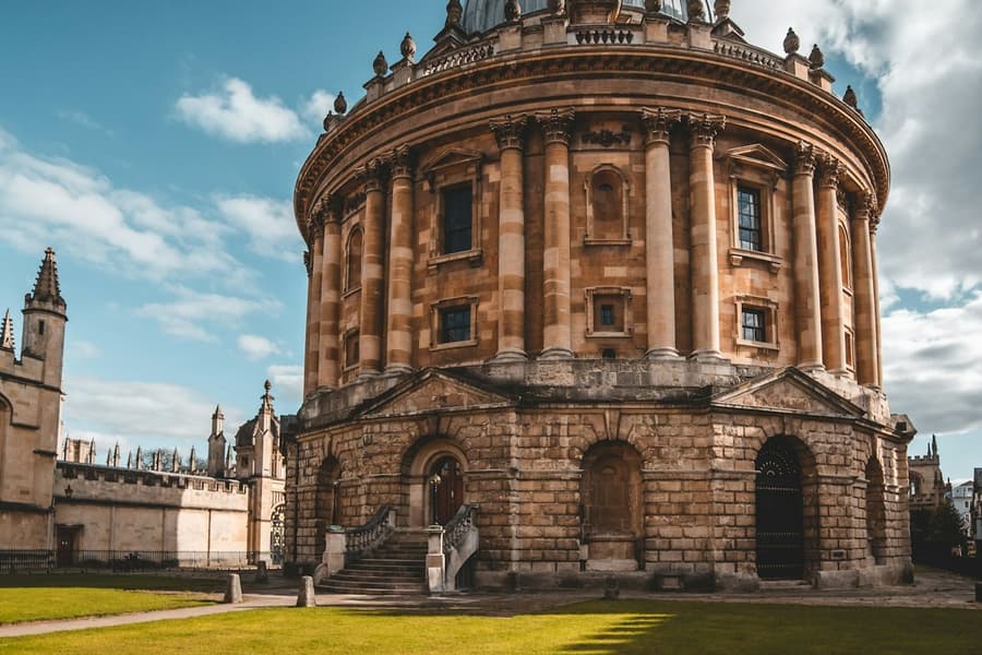 Oxford: On-Screen Guided Walking Tour, at Oxfordshire City Tours, Oxford