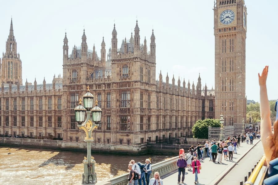 London: Tootbus Hop-on Hop-off Tour + Thames River Cruise tickets at London City Tours
