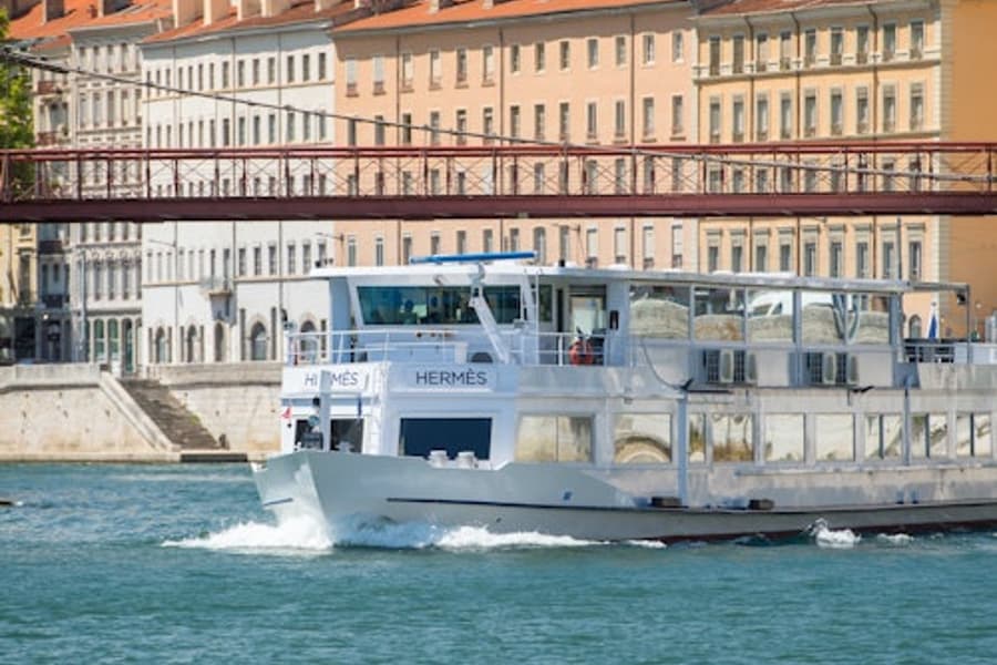 שייט ארוחת ערב על נהר הסון עם Les Bateaux Lyonnais Hermès II, Lyon