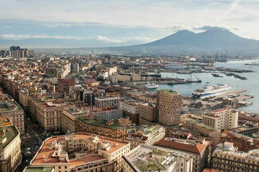Naples: Train Transfer From/To Pompeii and Porta Nolana, Pompeii