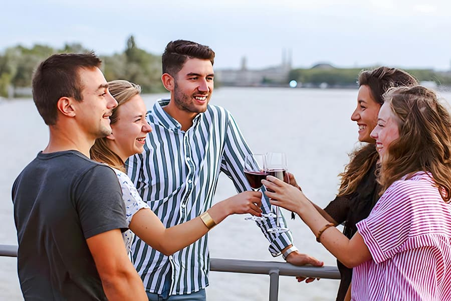 1.5-Hour Bordeaux Illuminated Evening Cruise, Bordeaux