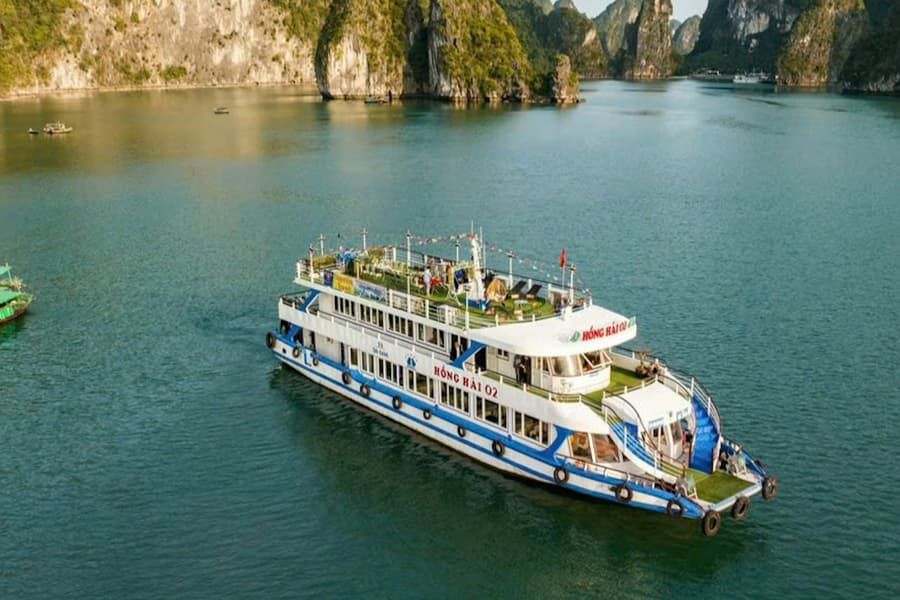 Ha Long Bay: Boat Cruise + Lunch + Snacks + Transfer, Thành Phố Hạ Long