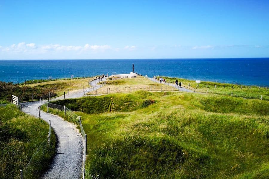 From Bayeux: Normandy D-Day Landing Beaches Guided Tour, Pl. du Québec
