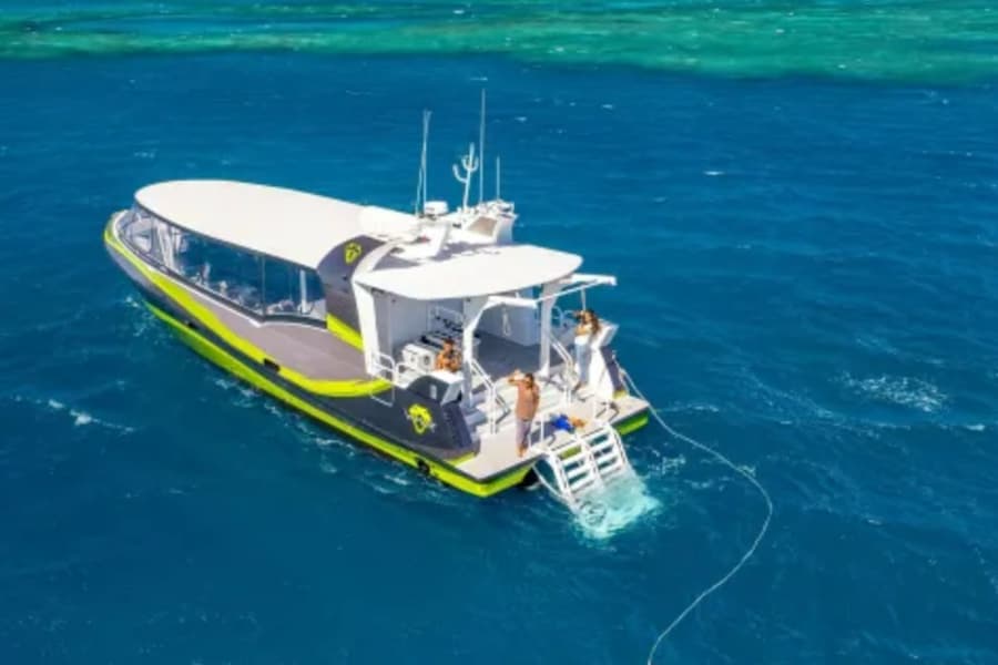 Outer Great Barrier Reef & Whitehaven Beach: Guided Snorkelling Tour from Airlie tickets at Airlie Beach Cruises