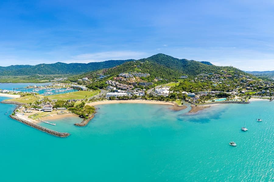 From Airlie Beach: Whitsunday Islands & Heart Reef 60-Minute Scenic Flight, Whitsundays