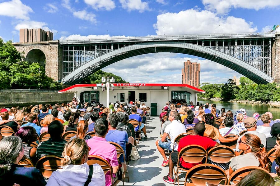 Circle Line: New York City Sightseeing Tur, at Circle Line Sightseeing Cruises, New York