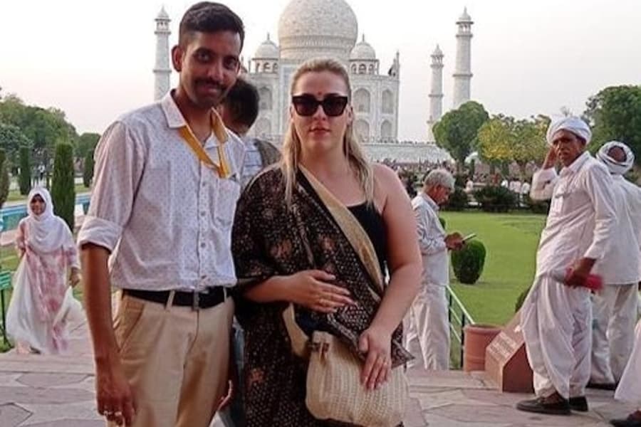 Canberra: Gabay na Paglilibot + Balikan na Transportasyon, at Agra City Tours, Agra