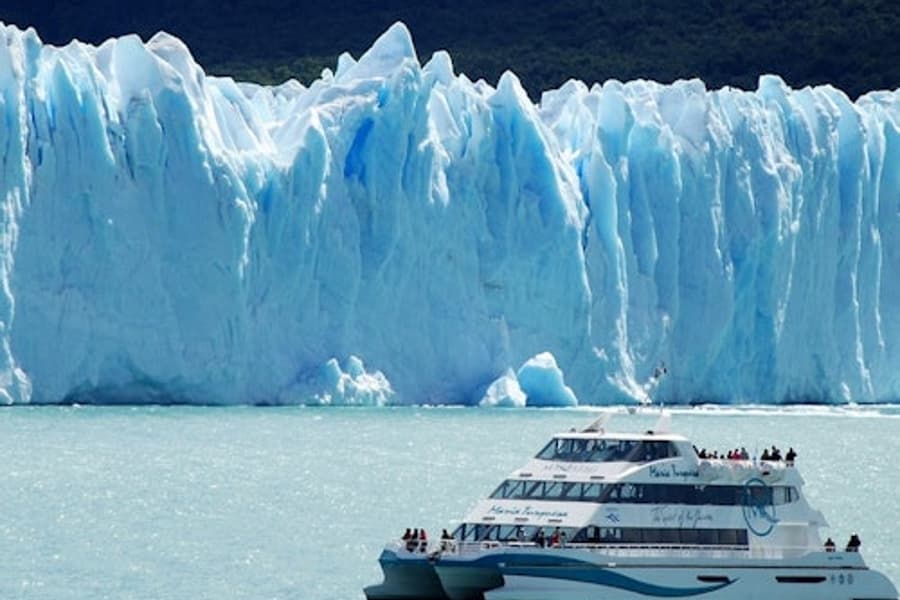 Perito Moreno Glacier: Premium Cruise + Gourmet Lunch, El Calafate