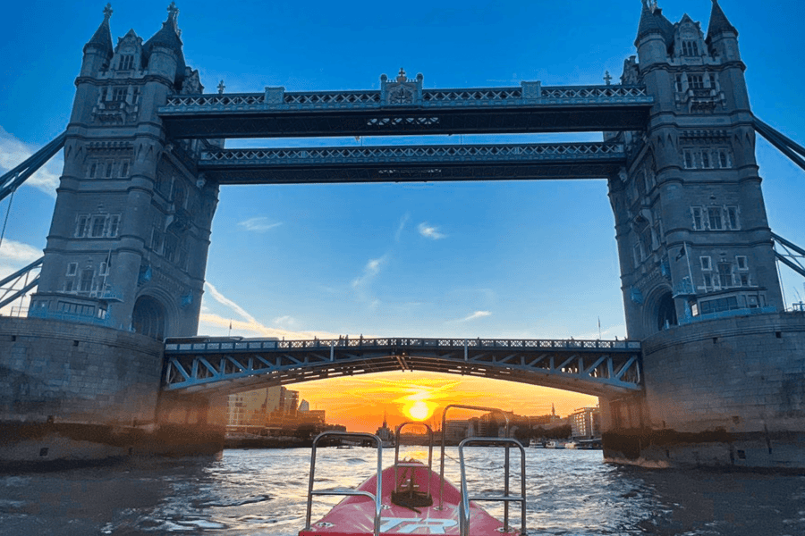 Thames Rockets: Speedboat Experience by Night, at Thames River Cruises