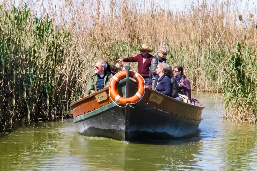 Bus Service at Albufeira Natural Park with a Boat Ride, at Carrer del Poeta Querol