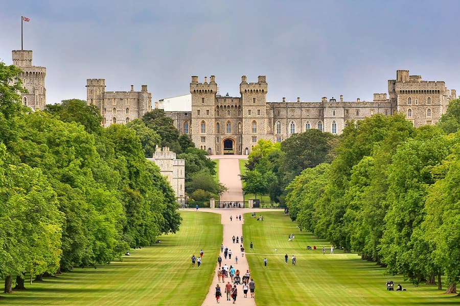 National Express: One-Way Bus Transfers Between London Victoria Station & Windsor tickets at Victoria Coach Station