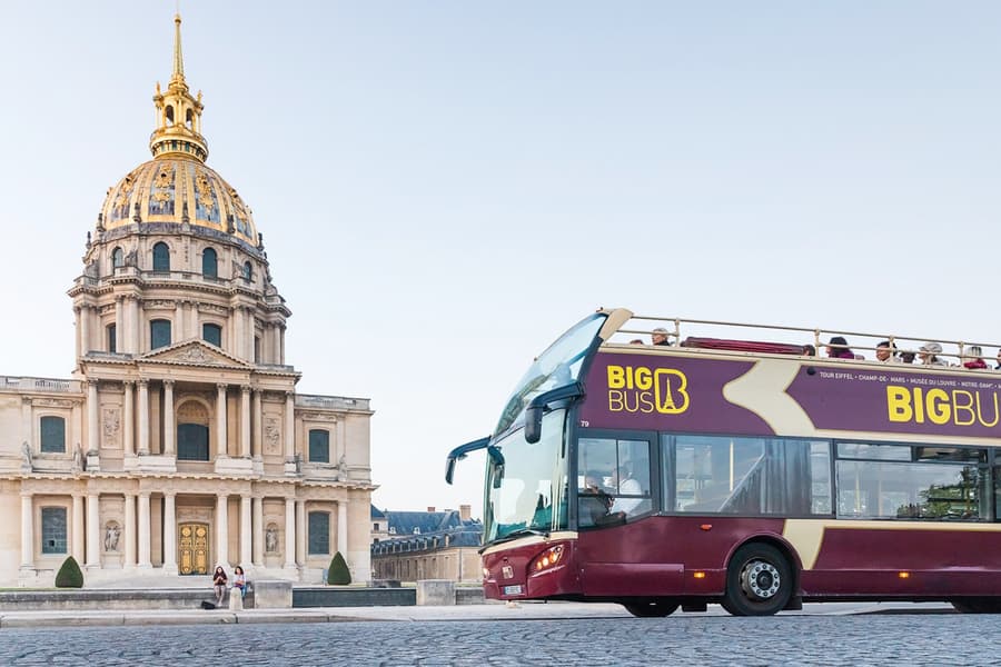 Suuri bussi: Pariisin hop-on hop-off -bussikiertoajelu + Seinen jokiristeily, Paris