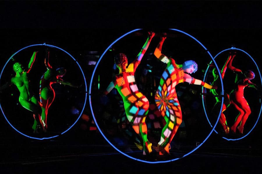 Crazy Horse Show Tickets with Dinner at Ginger Restaurant, at Crazy Horse