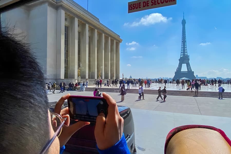 From London: Luxury Escorted Paris Day Trip with Bateaux Parisiens Lunch Cruise tickets at London St. Pancras international