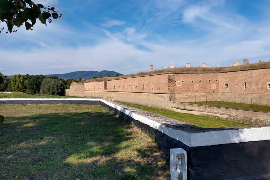 Terezin Concentration Camp: Maliit na Grupo na Tour mula sa Prague, at Rudolfinum, Prague