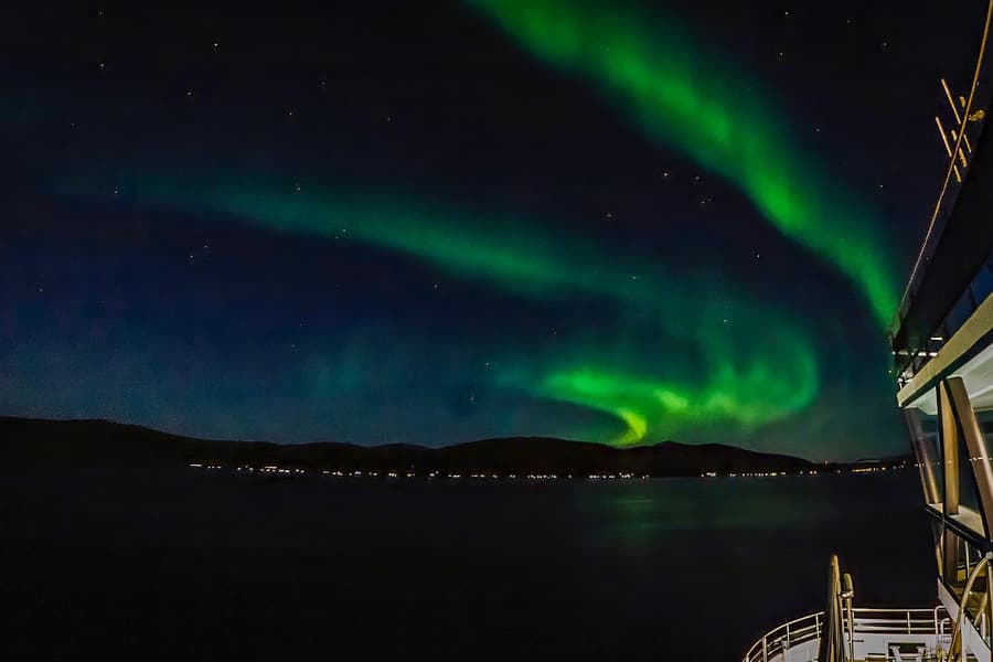 3.5-Hour Electric Northern Lights Guided Cruise with Light Meals, Tromso