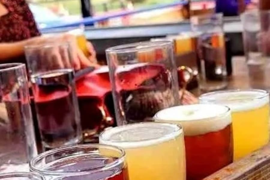 Calgary: Guided Street Art Tour + Craft Beer Tasting, Calgary
