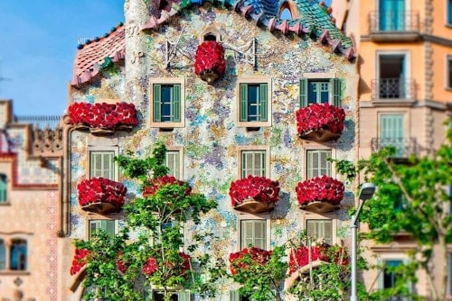Barcelona & Gaudí's Art Work: Bus Tour from Lloret tickets