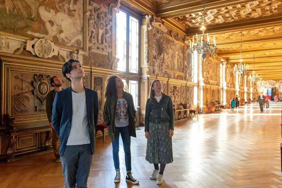 From Paris: Vaux-le-Vicomte & Fontainebleau Full-Day Tour with Optional Guide, Paris