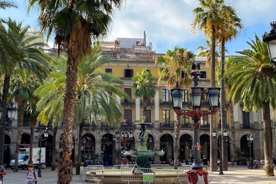 Barcelona: Historical Center Guided Tour