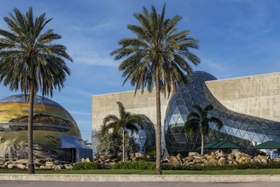 Muzeum Dalíego: Bilet wstępu do galerii, at The Dalí Museum, Saint Petersburg