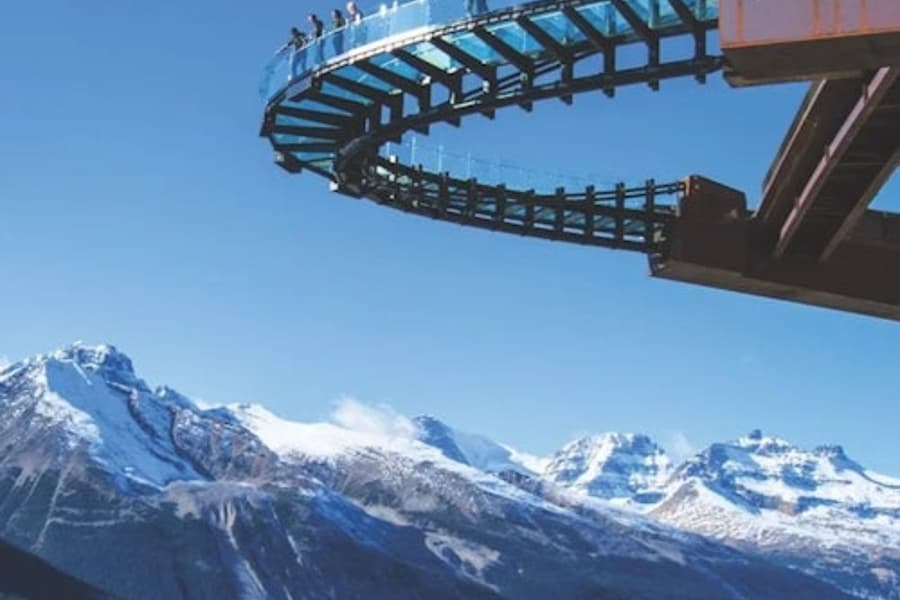 Columbia Icefield: Guided Day Tour from Banff + Skywalk Entry + Lunch, Calgary