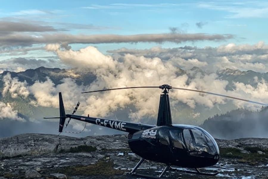 Vancouver: 30 or 45-Minute Helicopter Flight with Coast Mountain Landing