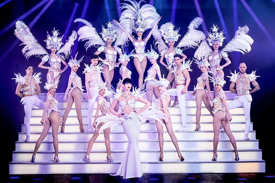 Paradis Latin Show with Lunch and Champagne, at Paradis Latin
