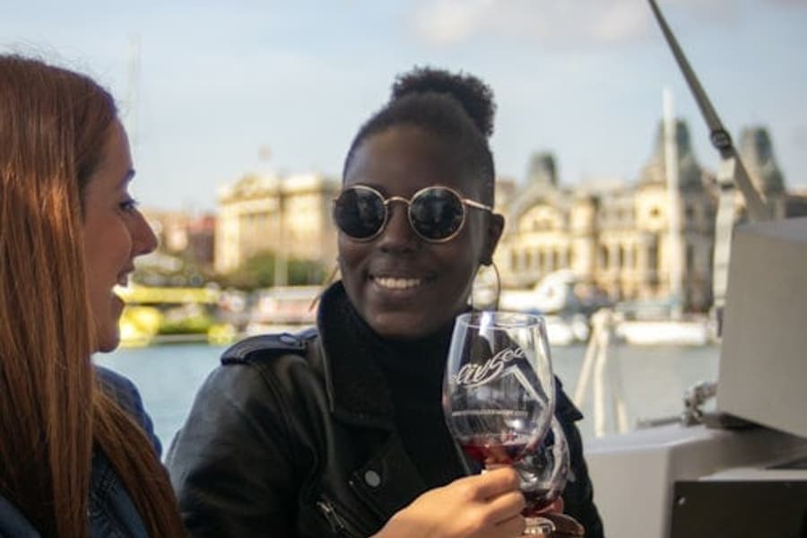 Barcelona: 2-Hr Sailing Experience + Underwater Wine Tasting