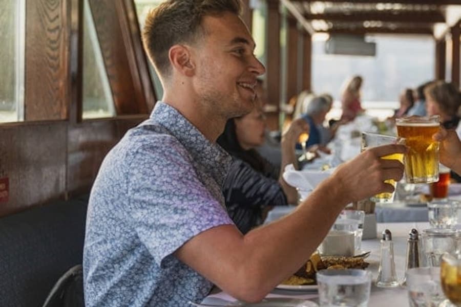 Vancouver: Indian Arm Luncheon Cruise