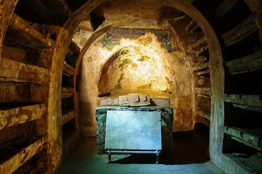 Catacombs of San Gaudioso Entry Tickets & Guided Tour, Pompeii and Naples