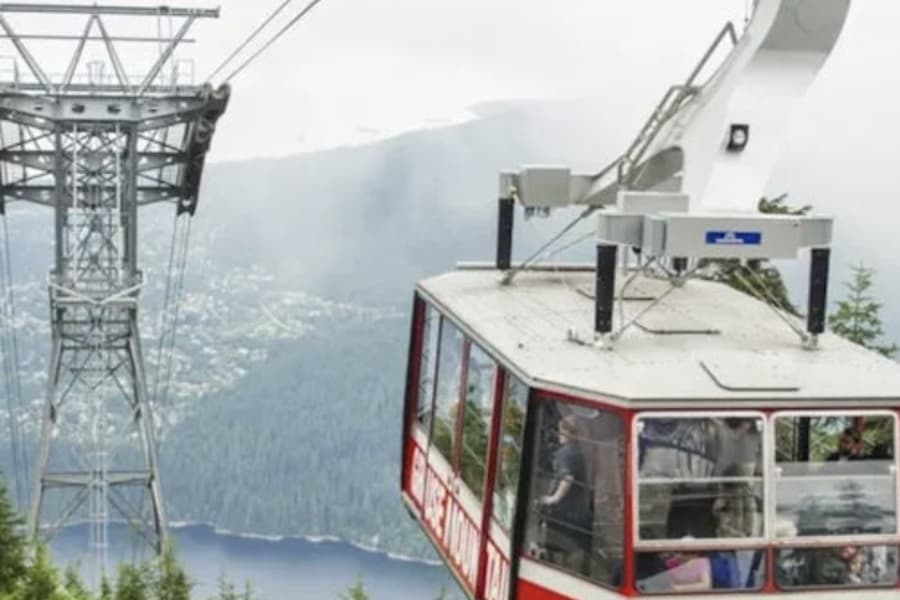 Grouse Mountain: Small Group Guided Tour + Roundtrip Transport