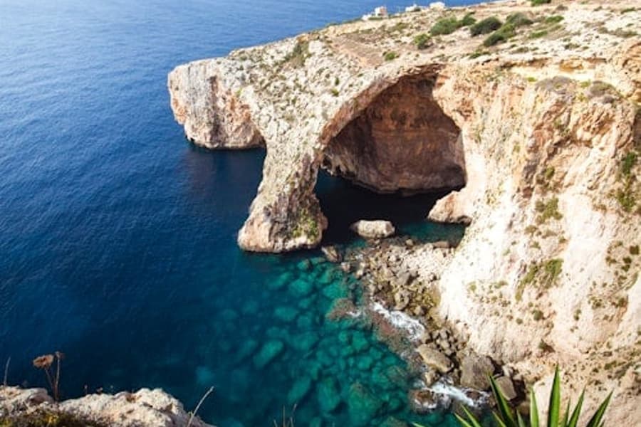 ब्लू ग्रोटो और मार्सालोक फिशिंग विलेज का संडे मार्केट, Valletta