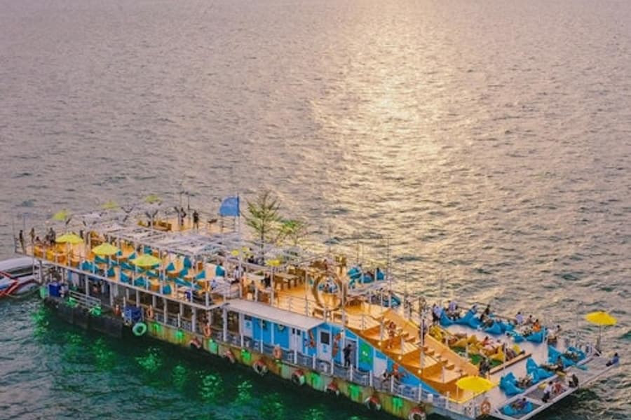 ટેપિયા ફ્લોટિંગ કેફે પાટાયા: પીણું + નેકડું માછલી પકડવું + ટ્રાન્સફરો, at Tappia Floating Cafe Pattaya, Pattaya