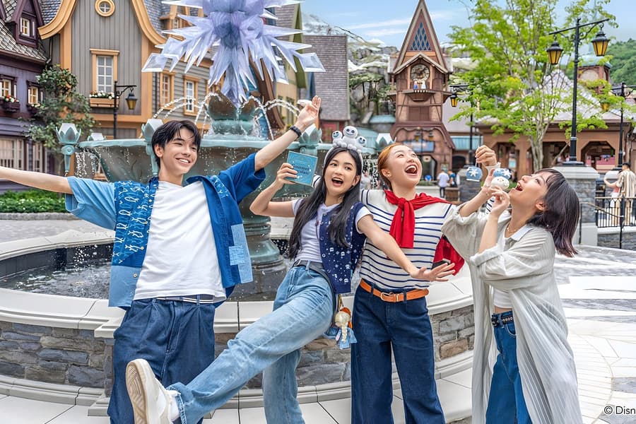 Disneyland: 2-Day Entry Ticket with Optional Meal Vouchers 
, Hong Kong