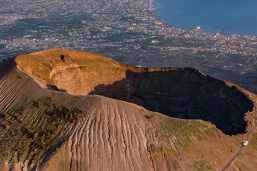 Везувий: Вход + Двупосочен трансфер от Ерколано с Vesuvio Express, at Mount Vesuvius, Ercolano