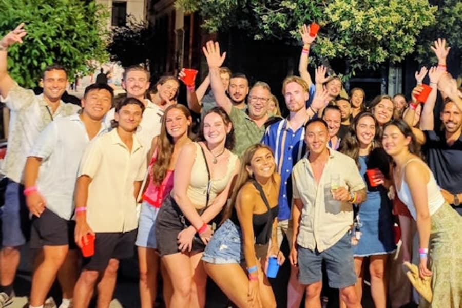 Athens: Pub Crawl + Unlimited Drinks + Nightclub Entry, at Athens Pub Crawl