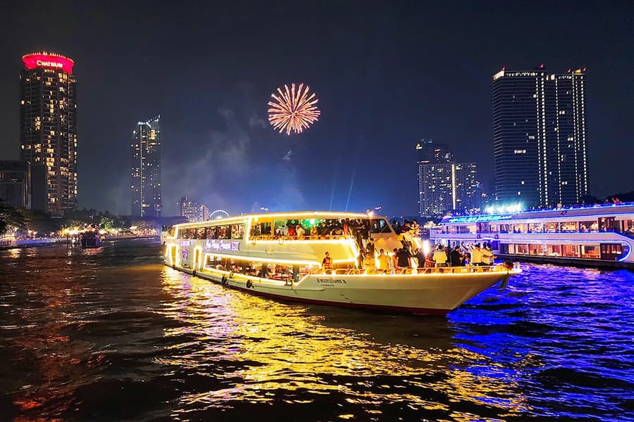 2-Hour Dinner Cruise with Live Entertainment, Bangkok