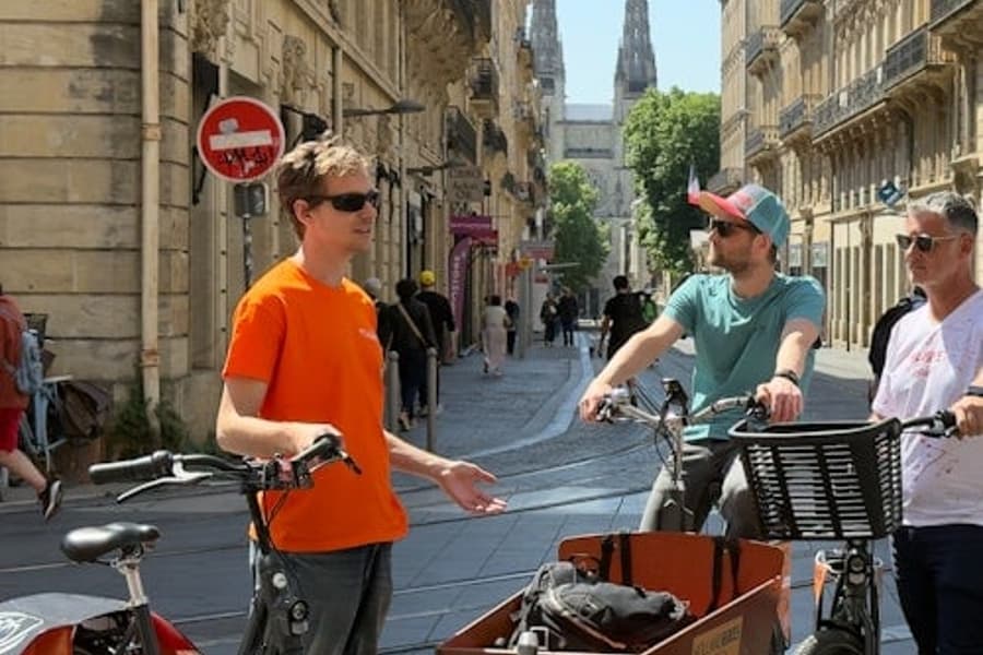 Bordeaux: 2.5-Hr Guided Bike Tour, Bordeaux